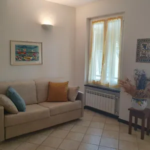 La Casa Di Mina Apartment